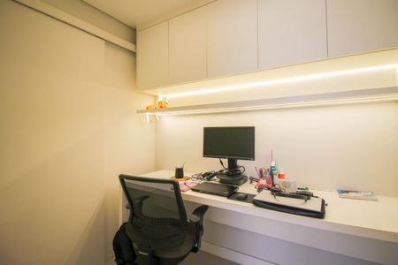 Apartamento à venda com 94m², 2 quartos e 2 vagasEscritório