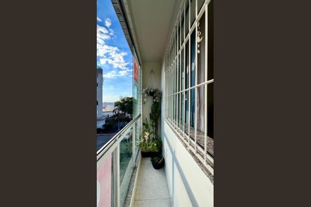 Apartamento à venda com 108m², 3 quartos e 1 vaga Apartamento à venda com 108m², 3 quartos e 1 vagavaranda/Quarto