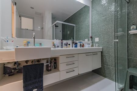 Apartamento à venda com 188m², 3 quartos e 1 vagaBanheiro da Suíte