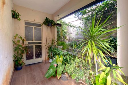 Casa à venda com 202m², 4 quartos e 1 vaga Casa à venda com 202m², 4 quartos e 1 vagaEntrada