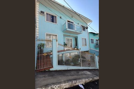 Casa de condomínio para alugar com 260m², 5 quartos e 3 vagasFachada