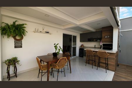 Casa de condomínio à venda com 145m², 3 quartos e 3 vagasÁrea gourmet