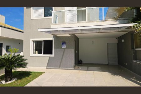 Casa de condomínio à venda com 145m², 3 quartos e 3 vagasFachada + Plaquinha