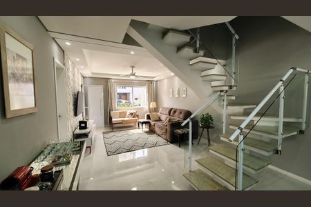 Casa de condomínio à venda com 145m², 3 quartos e 3 vagasSala