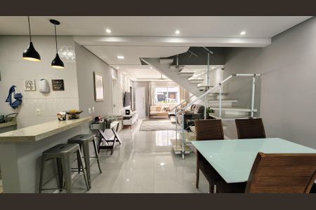 Casa de condomínio à venda com 145m², 3 quartos e 3 vagasSala