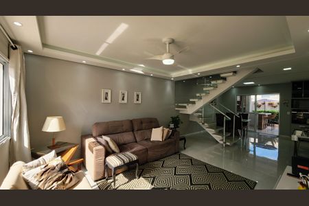 Casa de condomínio à venda com 145m², 3 quartos e 3 vagasSala