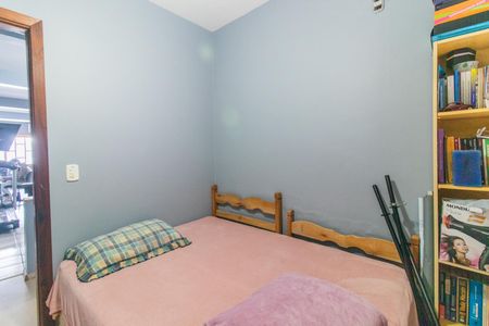 Casa à venda com 220m², 4 quartos e 2 vagas Casa à venda com 220m², 4 quartos e 2 vagasQuarto 2