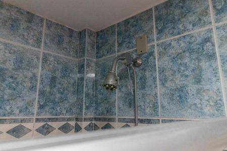 Casa à venda com 220m², 4 quartos e 2 vagas Casa à venda com 220m², 4 quartos e 2 vagasBanheiro /Suite 1