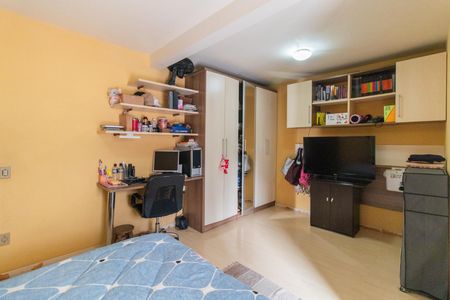 Casa à venda com 220m², 4 quartos e 2 vagas Casa à venda com 220m², 4 quartos e 2 vagasSuite 1