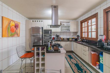 Casa à venda com 220m², 4 quartos e 2 vagas Casa à venda com 220m², 4 quartos e 2 vagasCozinha