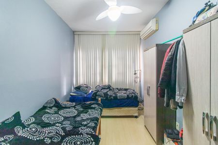 Casa à venda com 220m², 4 quartos e 2 vagas Casa à venda com 220m², 4 quartos e 2 vagasQuarto 1