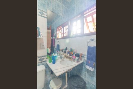 Casa à venda com 220m², 4 quartos e 2 vagas Casa à venda com 220m², 4 quartos e 2 vagasBanheiro /Suite 1