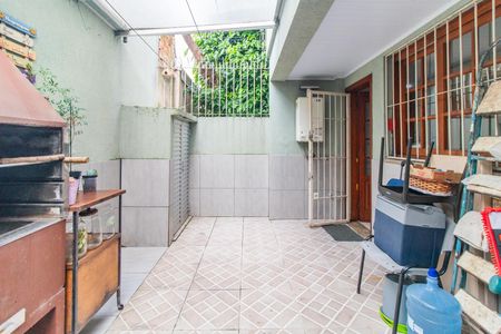 Casa à venda com 220m², 4 quartos e 2 vagas Casa à venda com 220m², 4 quartos e 2 vagasQuintal