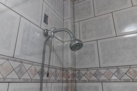 Casa à venda com 220m², 4 quartos e 2 vagas Casa à venda com 220m², 4 quartos e 2 vagasBanheiro//Suite 2