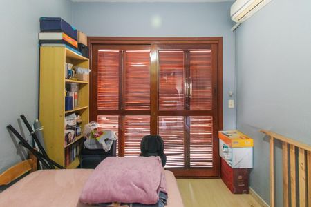 Casa à venda com 220m², 4 quartos e 2 vagas Casa à venda com 220m², 4 quartos e 2 vagasQuarto 2