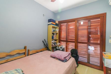 Casa à venda com 220m², 4 quartos e 2 vagas Casa à venda com 220m², 4 quartos e 2 vagasQuarto 2