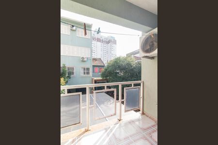 Casa à venda com 220m², 4 quartos e 2 vagas Casa à venda com 220m², 4 quartos e 2 vagasVaranda /Suite 1