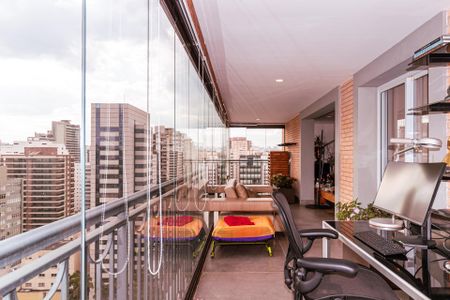 Apartamento à venda com 147m², 2 quartos e 2 vagasSacada da Sala