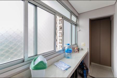 Apartamento à venda com 86m², 2 quartos e 1 vagaÁrea de Serviço