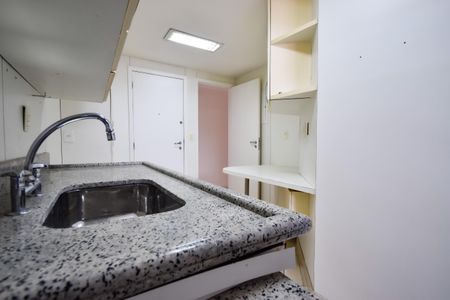 Apartamento à venda com 151m², 2 quartos e 2 vagasCozinha