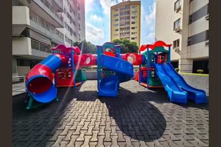 Apartamento à venda com 151m², 2 quartos e 2 vagasÁrea comum - Playground