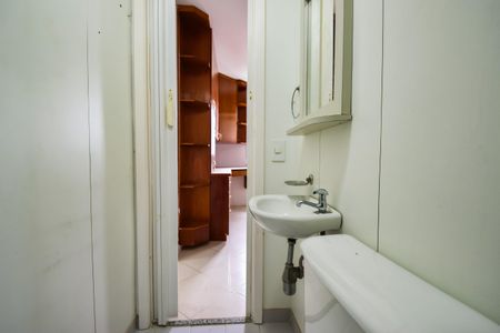 Apartamento à venda com 151m², 2 quartos e 2 vagasBanheiro de Serviço