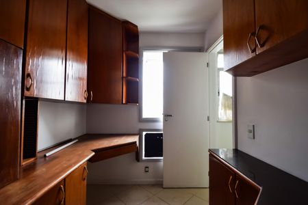 Apartamento à venda com 151m², 2 quartos e 2 vagasQuarto de Serviço