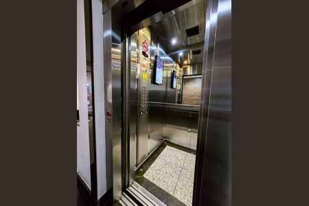 Apartamento à venda com 151m², 2 quartos e 2 vagasElevador