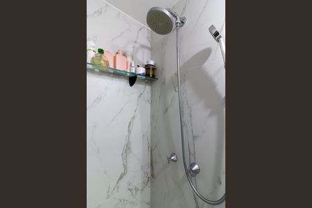 Apartamento para alugar com 64m², 2 quartos e 1 vaga Apartamento para alugar com 64m², 2 quartos e 1 vagaBanheiro da Suíte