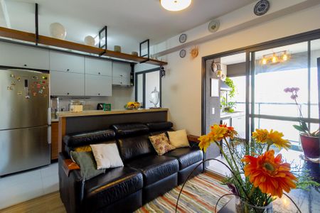 Sala de Estar de apartamento para alugar com 2 quartos, 64m² em Jardim das Acácias, São Paulo