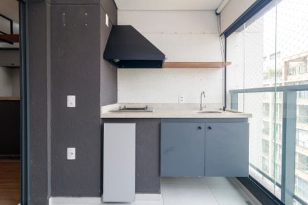 Sala - Varanda de apartamento para alugar com 2 quartos, 64m² em Jardim das Acácias, São Paulo