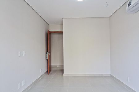 Casa à venda com 189m², 3 quartos e 4 vagasQuarto 2