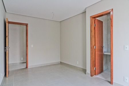 Casa à venda com 192m², 3 quartos e 4 vagasSuíte