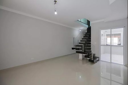 Casa à venda com 111m², 3 quartos e 2 vagas Casa à venda com 111m², 3 quartos e 2 vagasFoto 02