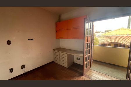 Casa à venda com 329m², 4 quartos e 6 vagas Casa à venda com 329m², 4 quartos e 6 vagasSuíte 3