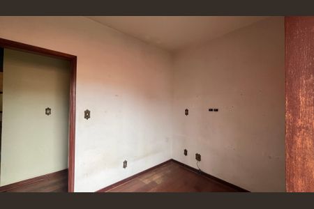 Casa à venda com 329m², 4 quartos e 6 vagas Casa à venda com 329m², 4 quartos e 6 vagasSuíte 3