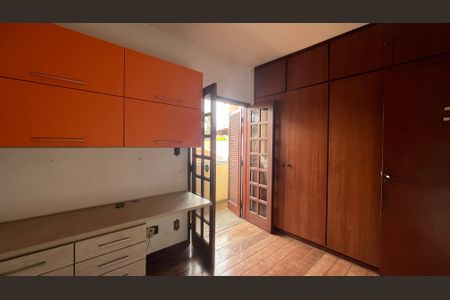 Casa à venda com 329m², 4 quartos e 6 vagas Casa à venda com 329m², 4 quartos e 6 vagasSuíte 3