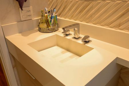 Apartamento à venda com 67m², 2 quartos e 1 vaga Apartamento à venda com 67m², 2 quartos e 1 vagaBanheiro da Suíte