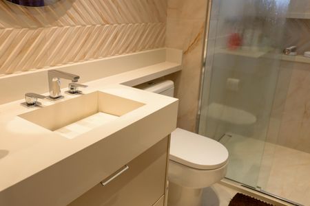 Apartamento à venda com 67m², 2 quartos e 1 vaga Apartamento à venda com 67m², 2 quartos e 1 vagaBanheiro da Suíte