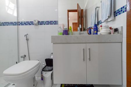 Casa à venda com 924m², 5 quartos e 8 vagasBanheiro da Suíte 2