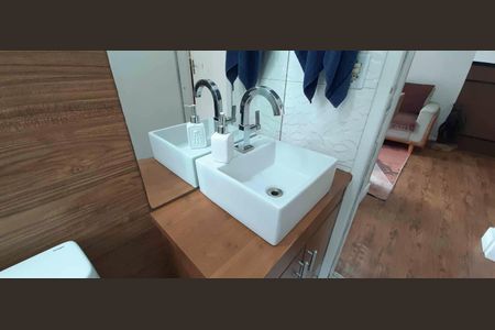 Apartamento à venda com 52m², 2 quartos e 1 vagaBanheiro Social