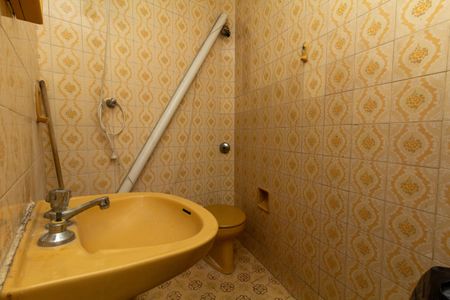 Casa à venda com 230m², 3 quartos e 1 vagaBanheiro 2