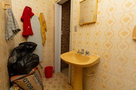 Casa à venda com 230m², 3 quartos e 1 vagaBanheiro 2