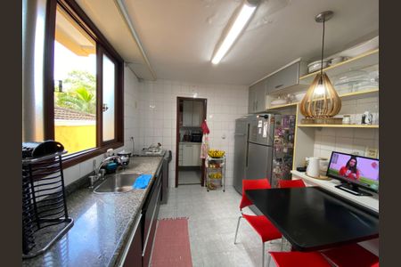 Casa à venda com 360m², 5 quartos e 4 vagasCozinha