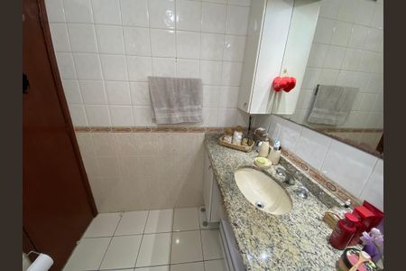 Casa à venda com 360m², 5 quartos e 4 vagasBanheiro Suite