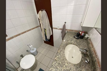 Casa à venda com 360m², 5 quartos e 4 vagasBanheiro 2