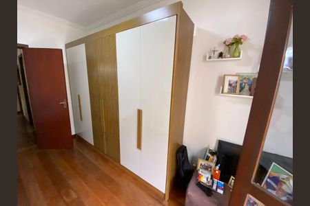 Casa à venda com 360m², 5 quartos e 4 vagasQuarto 3