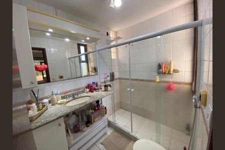 Casa à venda com 360m², 5 quartos e 4 vagasBanheiro Suite