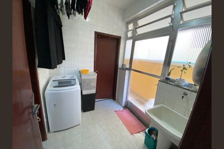 Casa à venda com 360m², 5 quartos e 4 vagasÁrea de Serviço