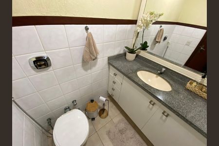 Casa à venda com 360m², 5 quartos e 4 vagasLavabo